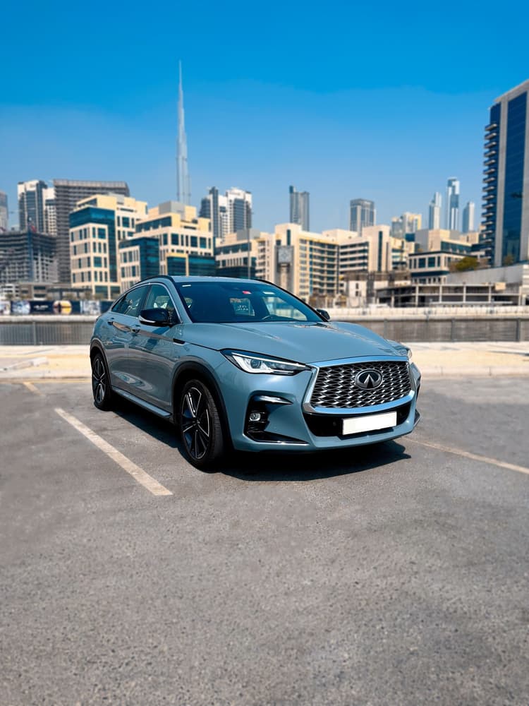 Location INFINITI QX-55 2024 Dubai - Vue 3