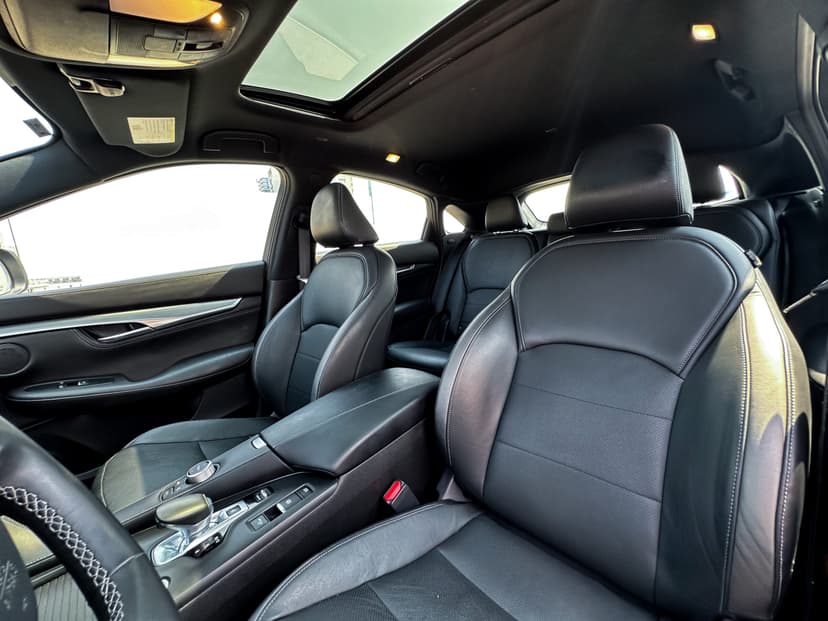 Location INFINITI QX-55 2024 Dubai - Vue 8