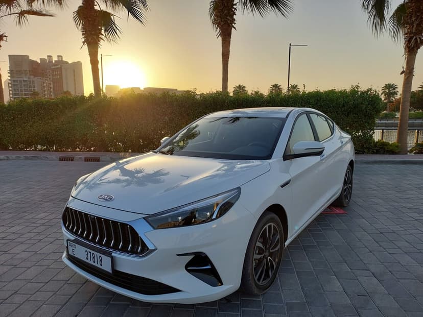 JAC J7 2023 huren Dubai - Hoofdweergave