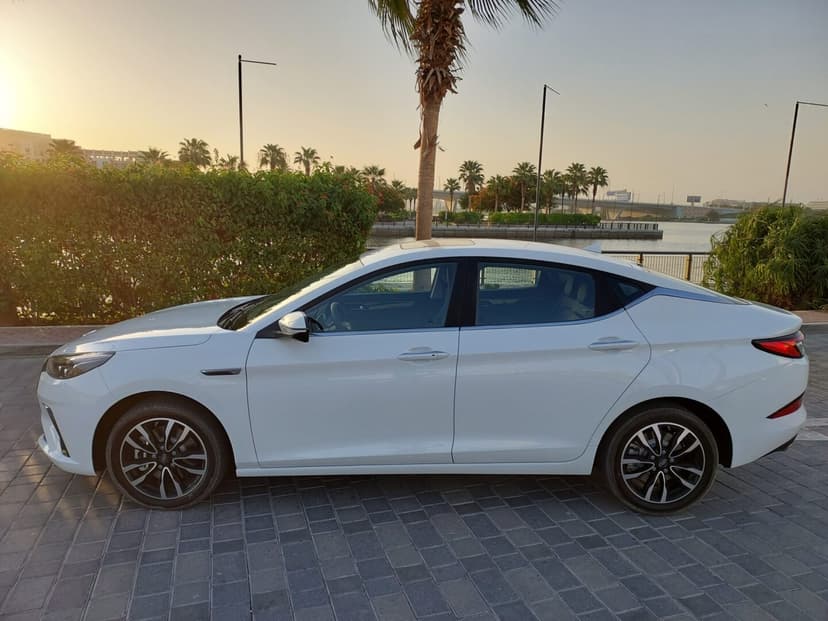 JAC J7 2023 huren Dubai - Weergave 2
