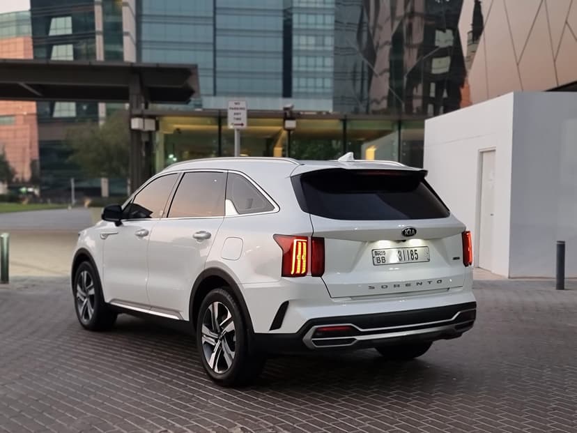 KIA SORENTO 2022 mieten in Dubai - Ansicht 2