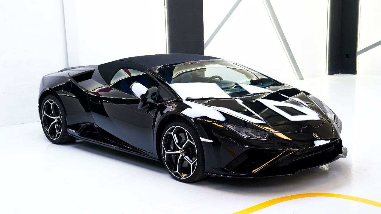LAMBORGHINI HURACAN EVO SPYDER 2022 Rental Dubai - Front View