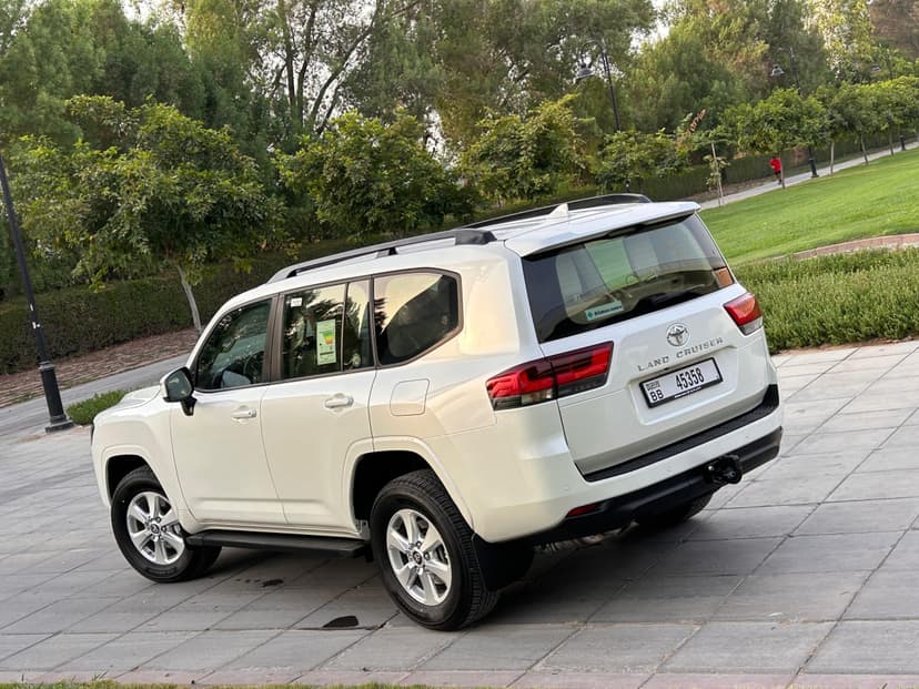 LAND CRUISER 2024 huren Dubai - Weergave 2