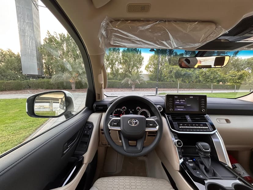 LAND CRUISER 2024 huren Dubai - Weergave 6