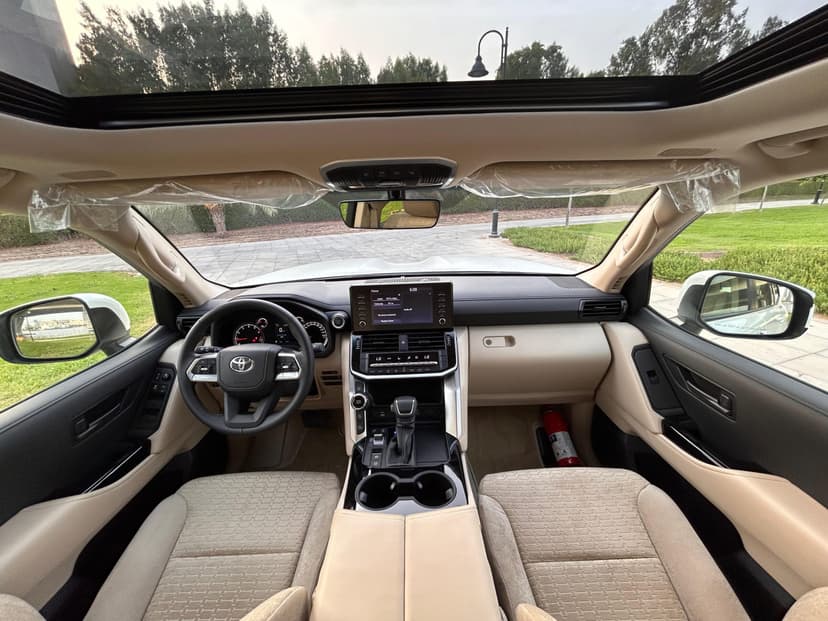 LAND CRUISER 2024 huren Dubai - Weergave 11