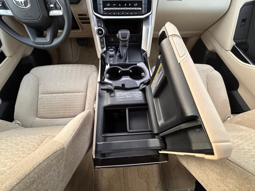 LAND CRUISER 2024 huren Dubai - Weergave 9
