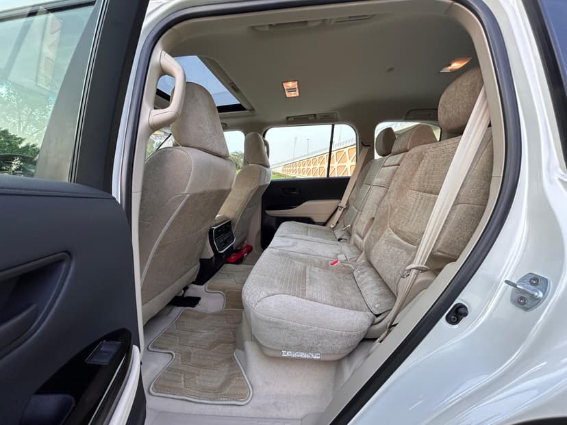 LAND CRUISER 2024 huren Dubai - Weergave 7