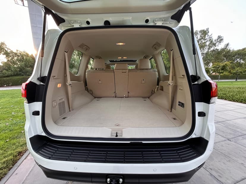 LAND CRUISER 2024 huren Dubai - Weergave 12