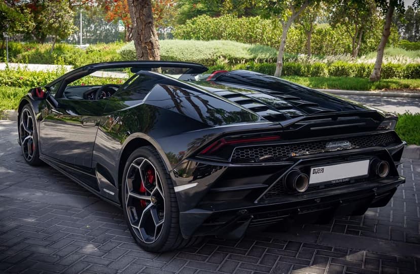 Lamborghini Huracan Evo Spyder 2022 mieten in Dubai - Ansicht 2