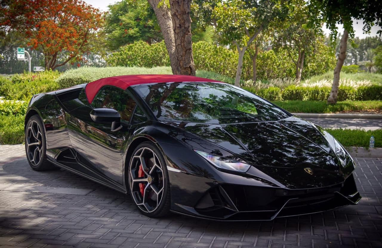 Lamborghini Huracan Evo Spyder 2022 mieten in Dubai - Hauptansicht