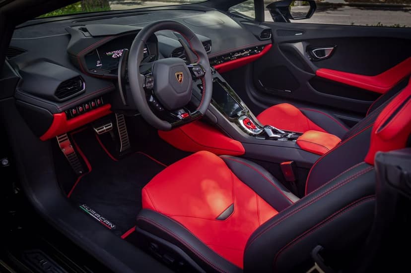 Lamborghini Huracan Evo Spyder 2022 mieten in Dubai - Ansicht 3