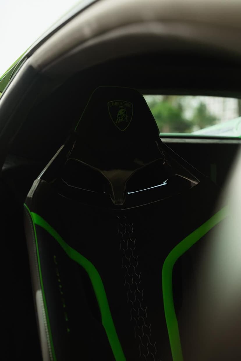 Location Lamborghini Huracan Tecnica 2024 Dubaï - Vue 7