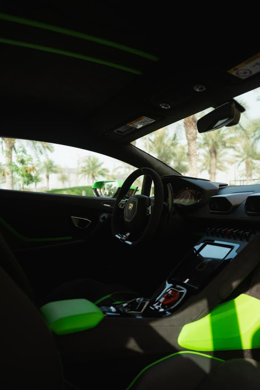 Location Lamborghini Huracan Tecnica 2024 Dubaï - Vue 5