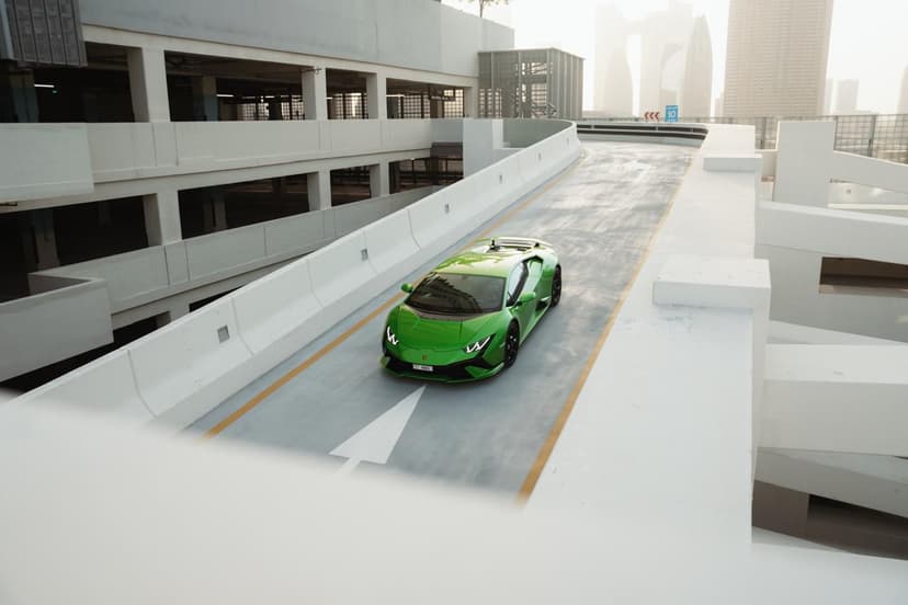 Location Lamborghini Huracan Tecnica 2024 Dubaï - Vue 8