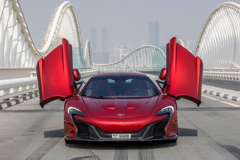 Alquiler MCLAREN MP4-12C SPIDER Dubái - Vista 8