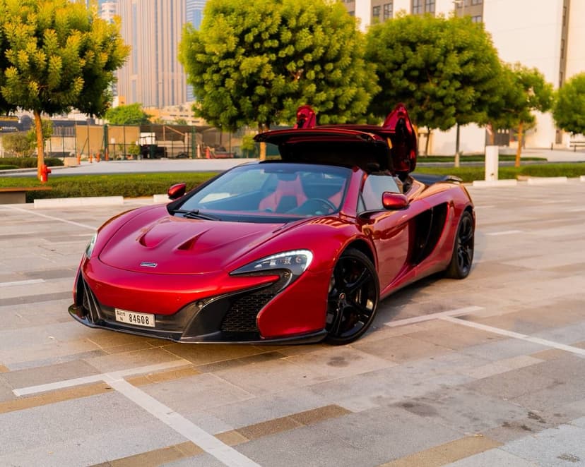 Alquiler MCLAREN MP4-12C SPIDER Dubái - Vista 12
