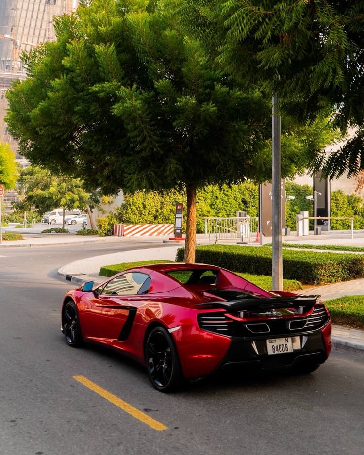 Alquiler MCLAREN MP4-12C SPIDER Dubái - Vista 2