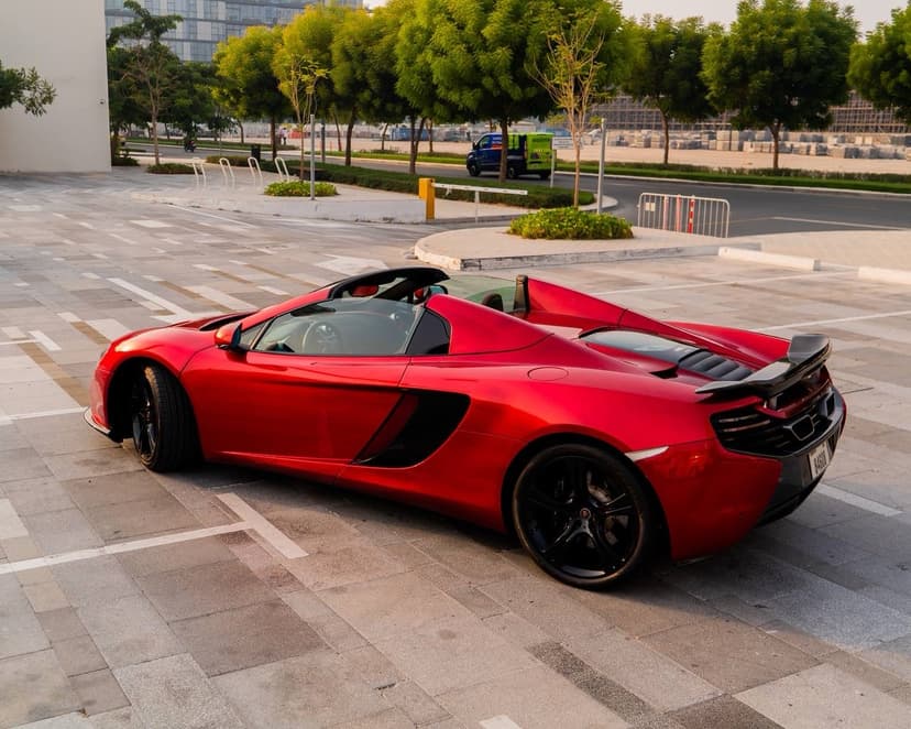 Alquiler MCLAREN MP4-12C SPIDER Dubái - Vista 13