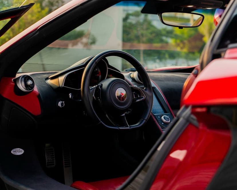 Alquiler MCLAREN MP4-12C SPIDER Dubái - Vista 4