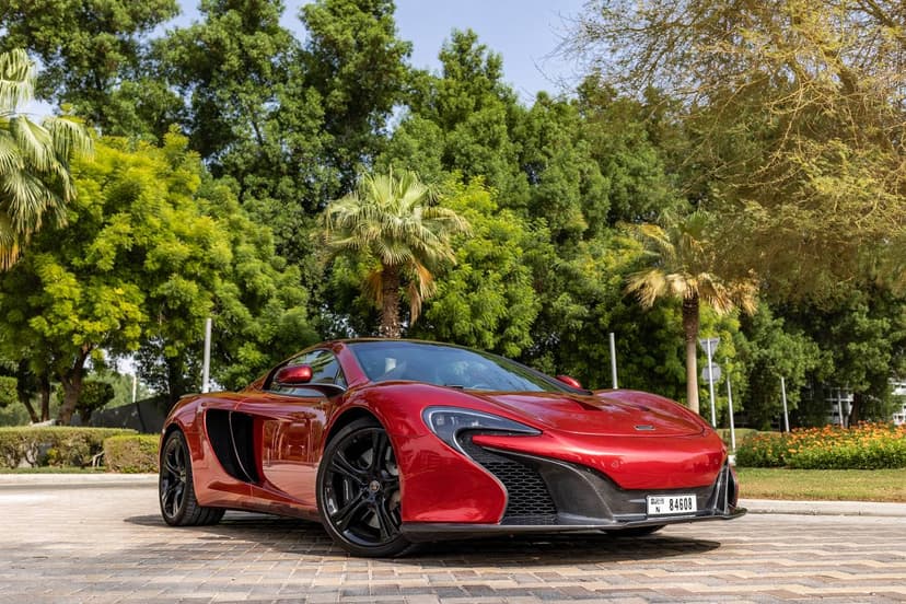 Alquiler MCLAREN MP4-12C SPIDER Dubái - Vista 7