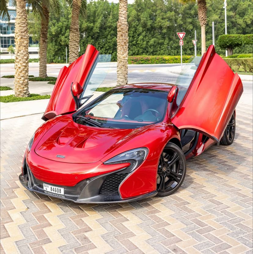 Alquiler MCLAREN MP4-12C SPIDER Dubái - Vista 9