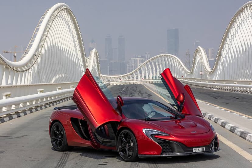 Alquiler MCLAREN MP4-12C SPIDER Dubái - Vista 6