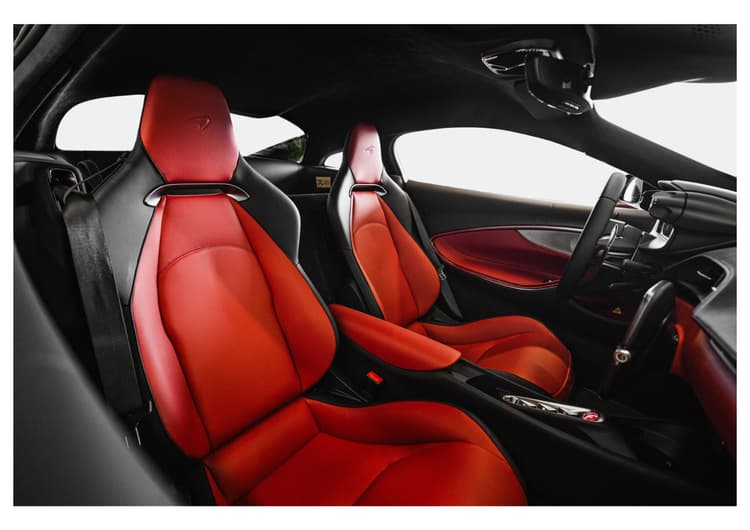 Mclaren Artura 2024 mieten in Dubai - Ansicht 3