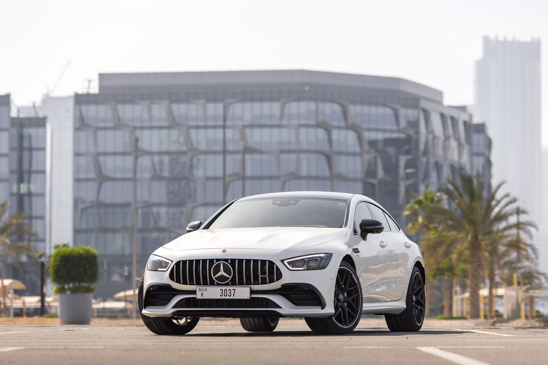 Mercedes AMG GT43 2023 huren Dubai - Hoofdweergave