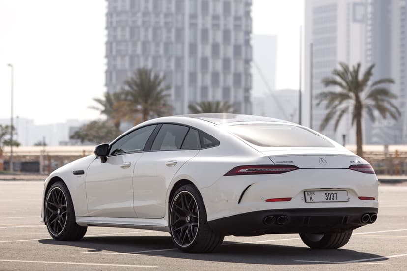 Mercedes AMG GT43 2023 huren Dubai - Weergave 13