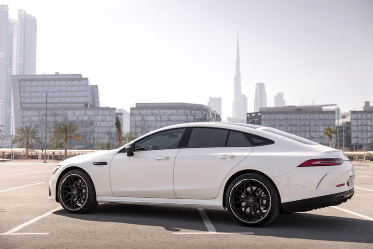 Mercedes AMG GT43 2023 huren Dubai - Weergave 2