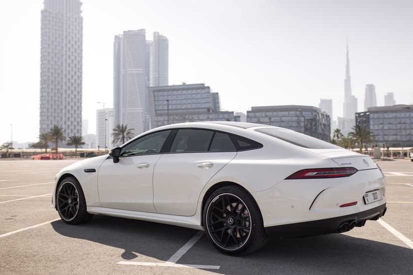 Mercedes AMG GT43 2023 huren Dubai - Weergave 16