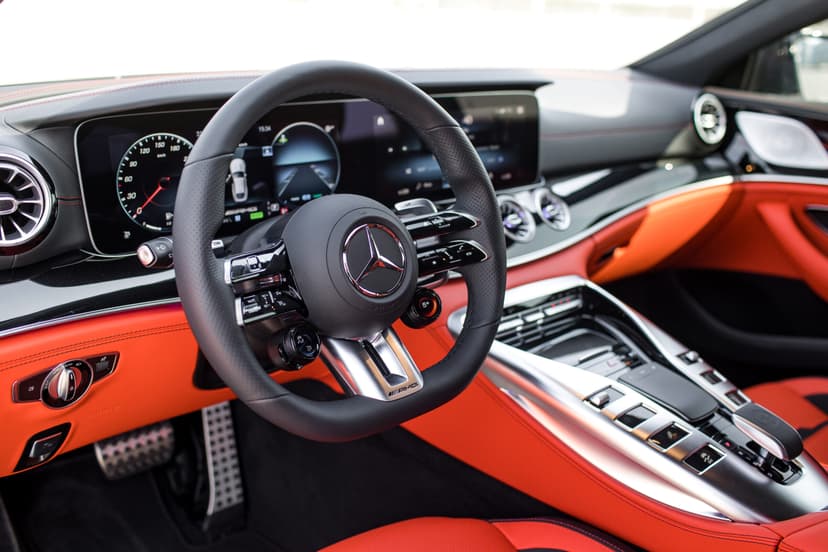 Mercedes AMG GT43 2023 huren Dubai - Weergave 18