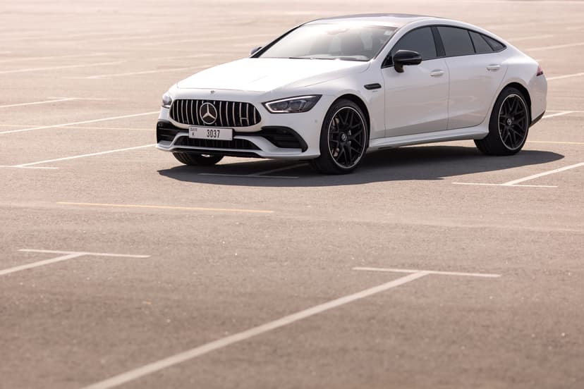 Mercedes AMG GT43 2023 huren Dubai - Weergave 11