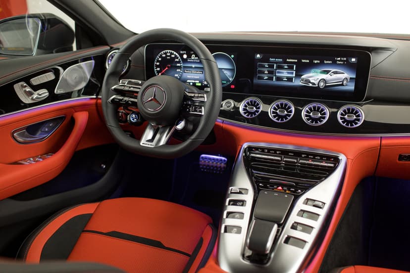 Mercedes AMG GT43 2023 huren Dubai - Weergave 4