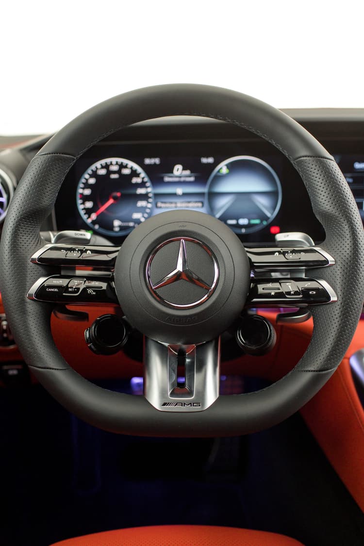 Mercedes AMG GT43 2023 huren Dubai - Weergave 5