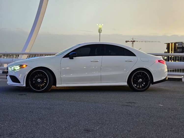 Alquiler Mercedes Benz CLA 250 2021 Dubai - Vista 3