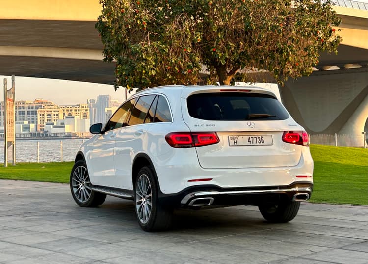 Location Mercedes Benz GLC 400 2022 Dubaï - Vue 3