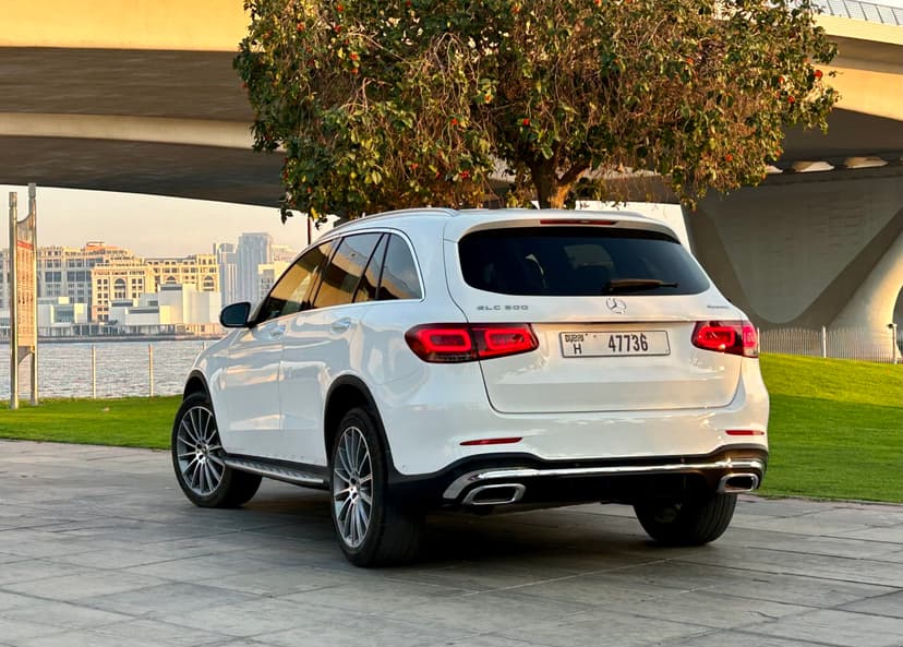 Location Mercedes Benz GLC 400 2022 Dubaï - Vue 3