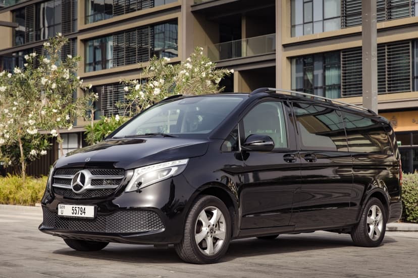 Mercedes Benz Viano 2021 huren Dubai - Weergave 10