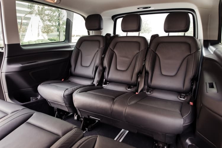 Mercedes Benz Viano 2021 huren Dubai - Weergave 4