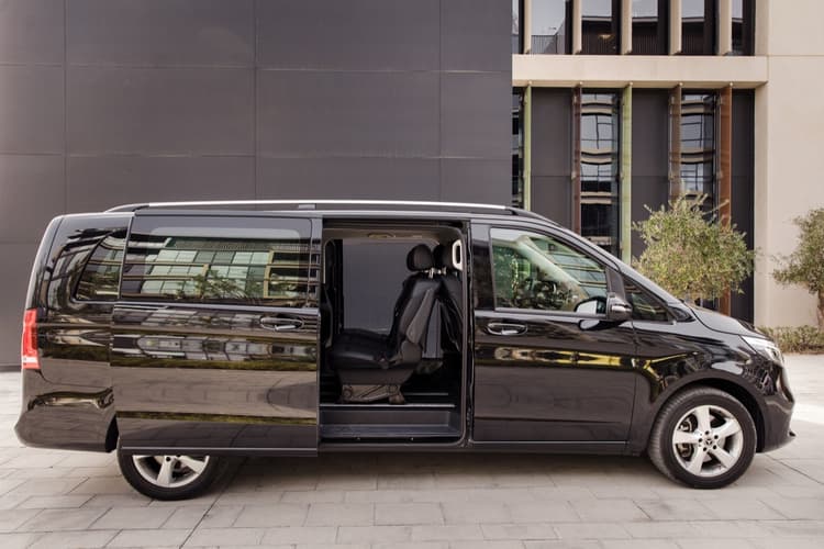 Mercedes Benz Viano 2021 huren Dubai - Weergave 2