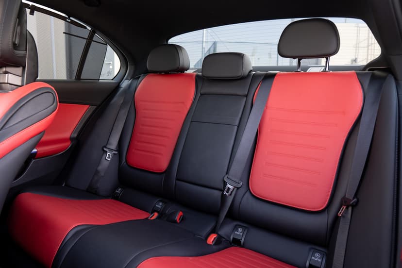 Mercedes C200 2023 mieten in Dubai - Ansicht 6