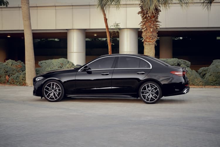 Mercedes C200 2023 mieten in Dubai - Ansicht 2