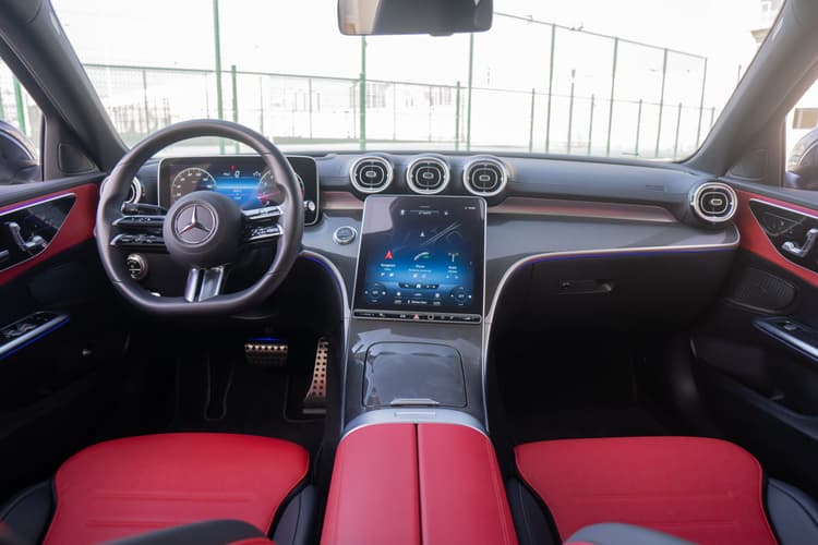 Mercedes C200 2023 mieten in Dubai - Ansicht 4