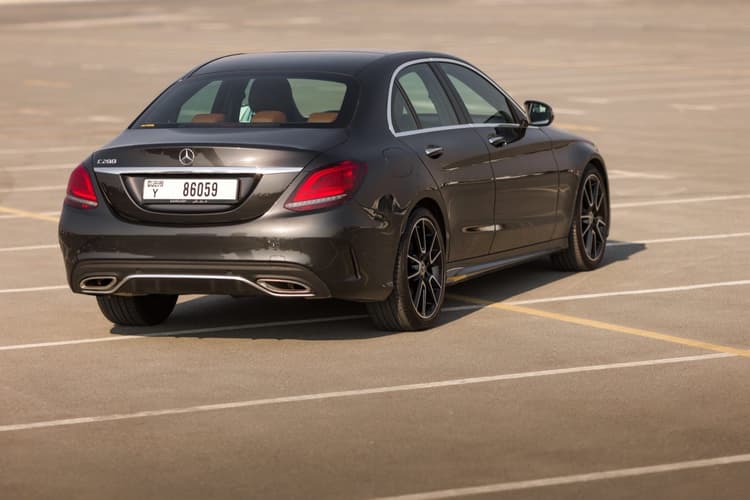 Mercedes C200 coupe 2022 huren Dubai - Weergave 4