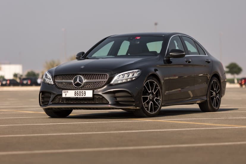 Mercedes C200 coupe 2022 huren Dubai - Weergave 7