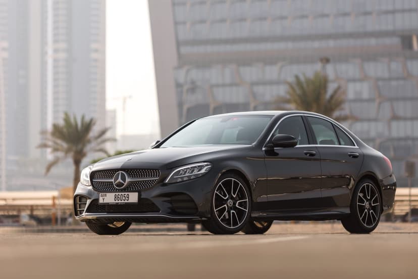 Mercedes C200 coupe 2022 huren Dubai - Weergave 8