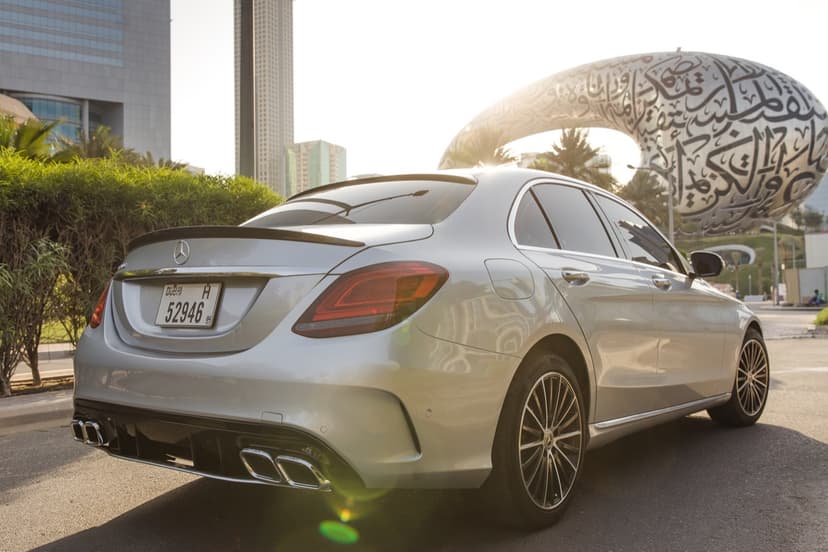 Mercedes C300 2021 huren Dubai - Weergave 5