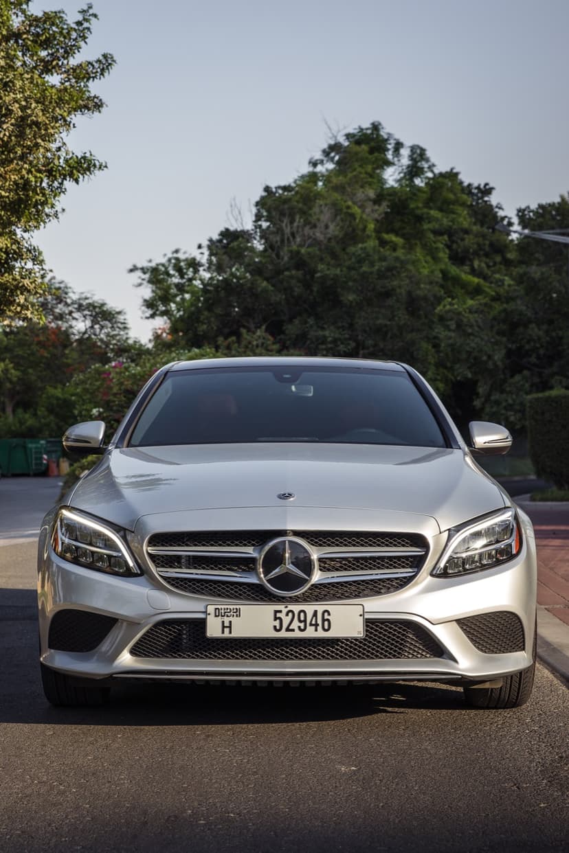 Mercedes C300 2021 huren Dubai - Weergave 7