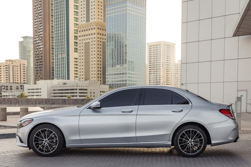 Mercedes C300 2021 huren Dubai - Weergave 6